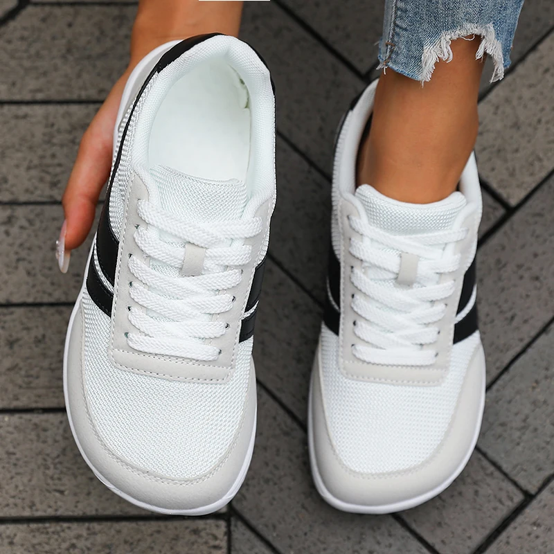 ใหม่กว้าง Toe รองเท้าผู้หญิง U - Wide Toe Box Running Sneakers บทวิจารณ์และราคา