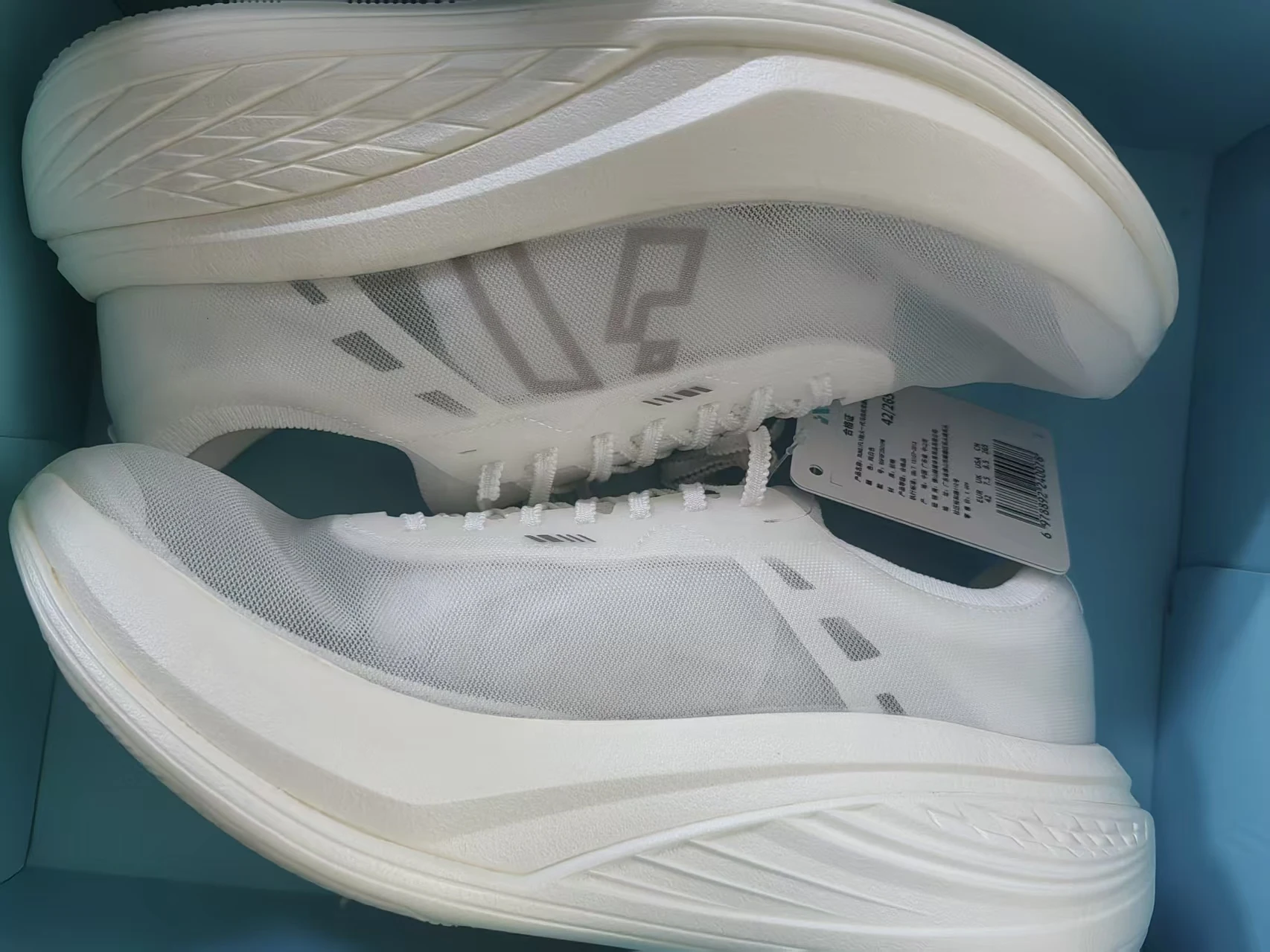 รองเท้าวิ่งรุ่นรันซิฟลายน้ำหนั - Lightweight Road Running Shoes บทวิจารณ์และราคา