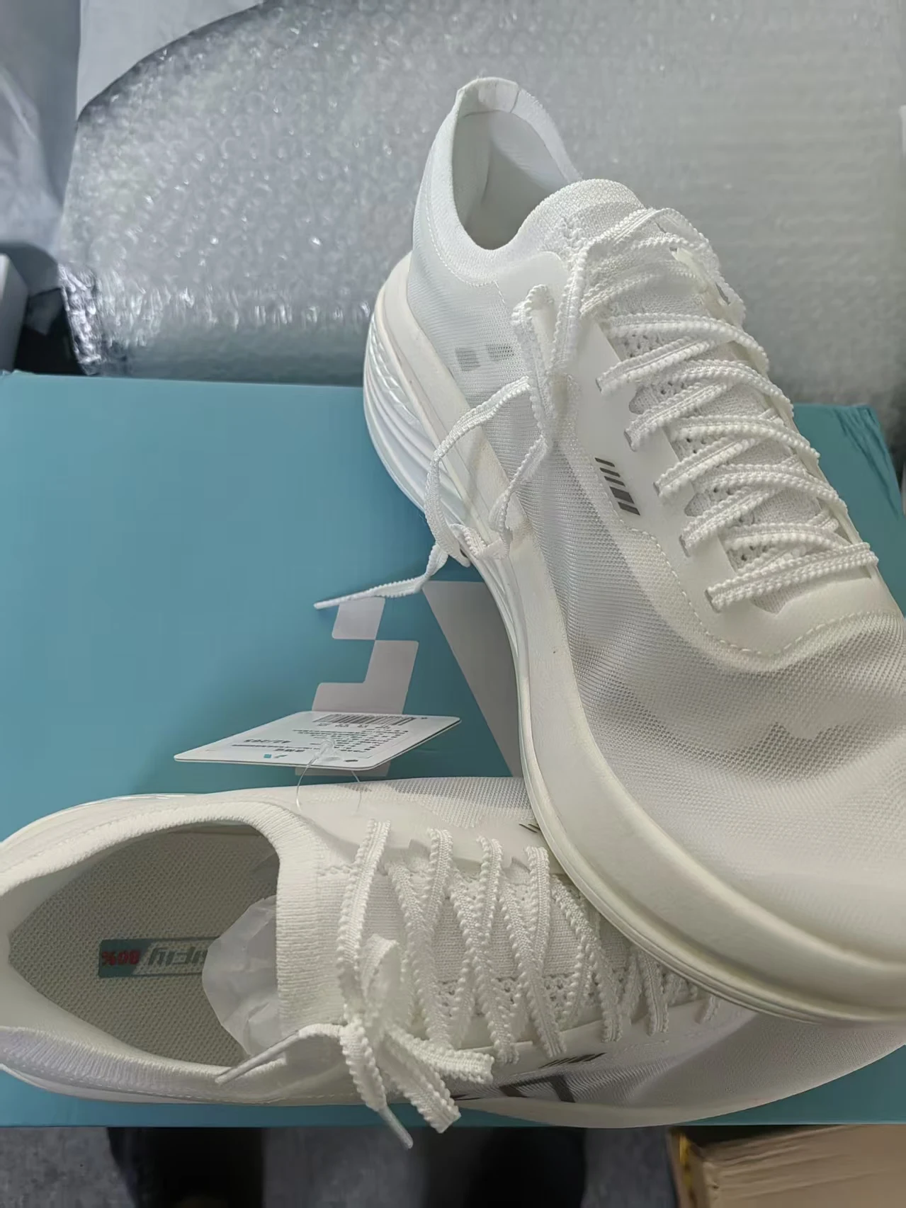 รองเท้าวิ่งรุ่นรันซิฟลายน้ำหนั - Lightweight Road Running Shoes บทวิจารณ์และราคา