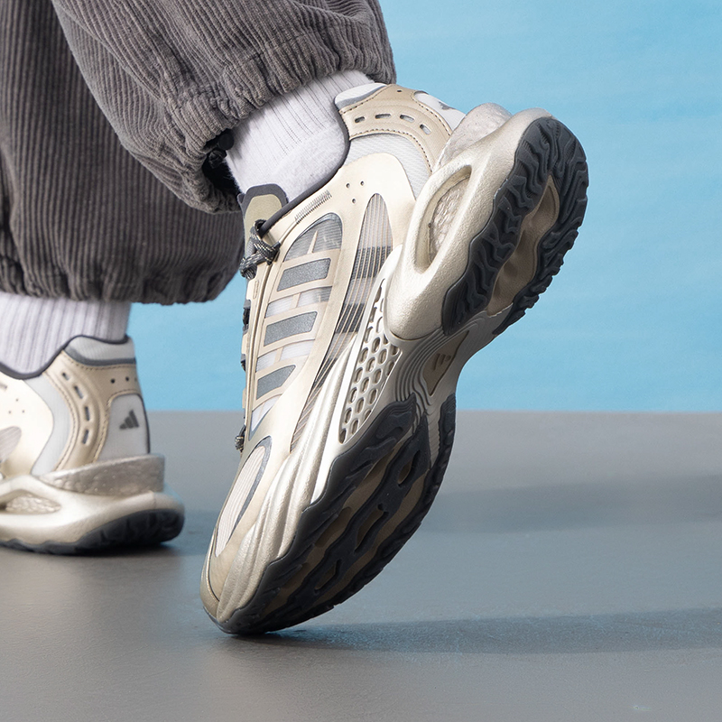 รองเท้าผู้ชายและผู้หญิง Adidas - Lightweight Road Running Shoes บทวิจารณ์และราคา